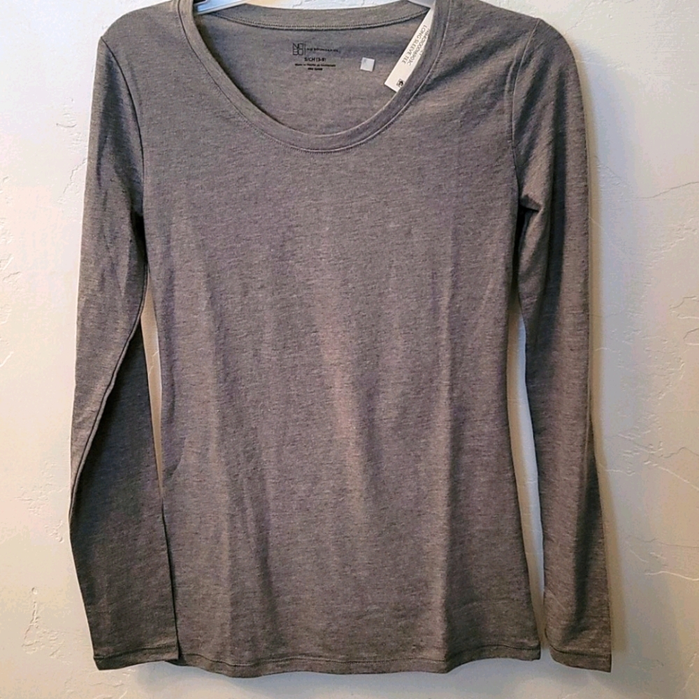 Long sleeve tee top